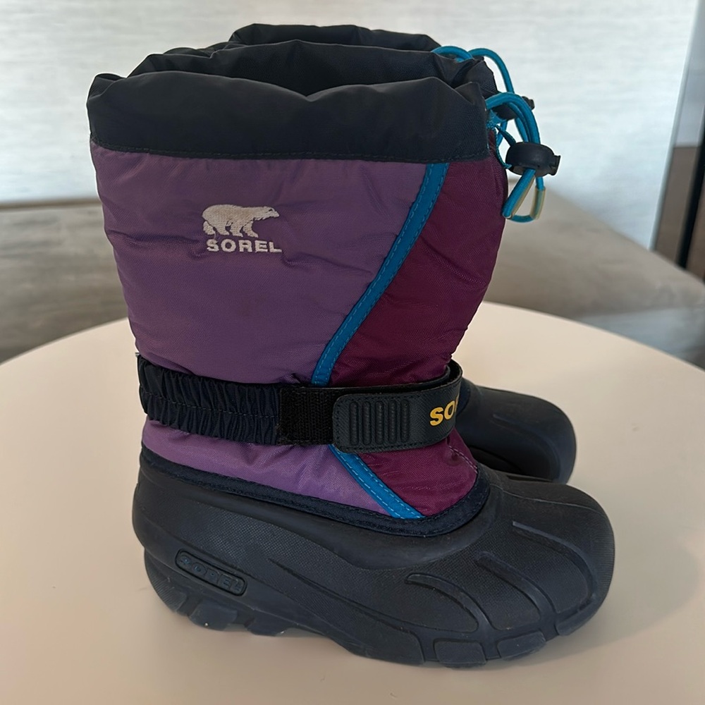 Sorel Flurry Kids Boots SZ 13 purple Snow boot w/lining gently used